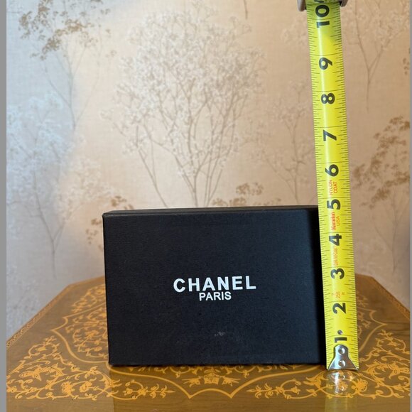 Authentic Chanel gift Box with Ribbon - Picture 3 of 8